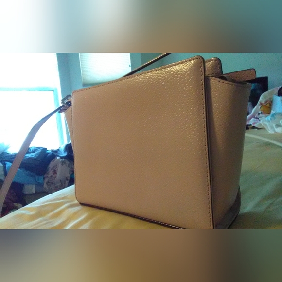 BNWOT KATE SPADE LIGHT PINK CROSSBODY ADJ. STRAPS LEATHER PINK INSIDE ZIP. PKT - Picture 5 of 10